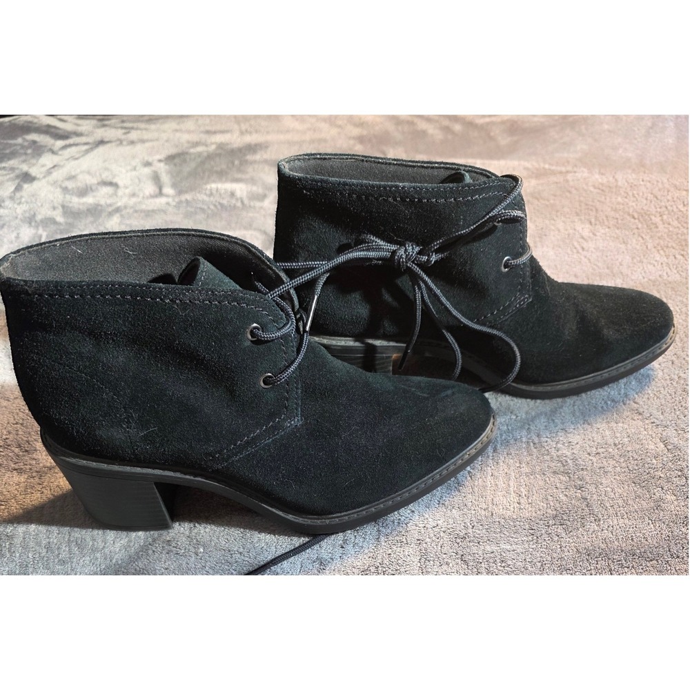 Modern Classic Clarks Women 9 Black Suede Lace Up Block Heel Chukka Ankle Boots - Picture 2 of 14